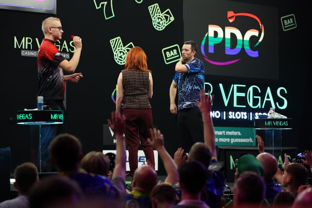 Grand Slam of Darts 2025: World No.1 Luke Humphries Nearly Pulls Out After Back Injury