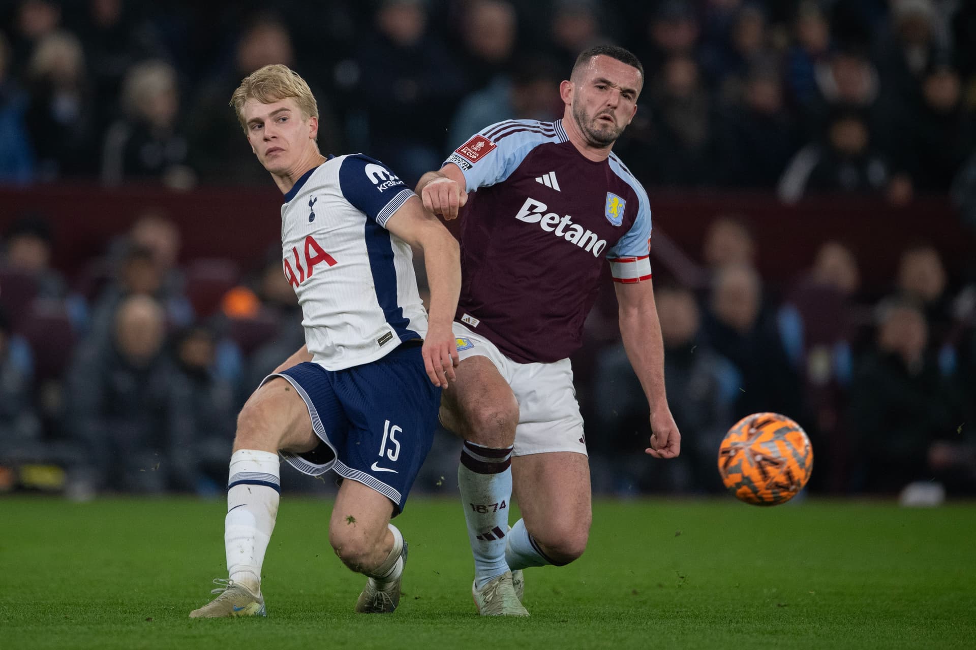 Lucas Bergvall of Tottenham Hotspur!