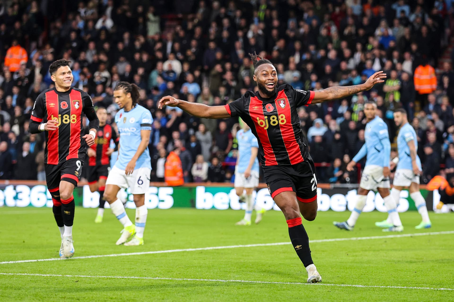 Antoine Semenyo of Bournemouth celebrates
