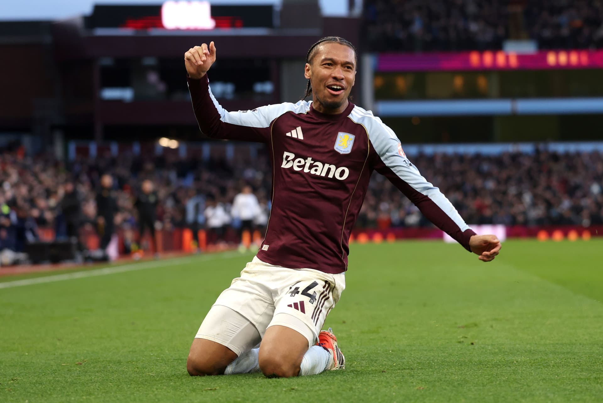 Boubacar Kamara of Aston Villa celebrates scoring his team's first goal