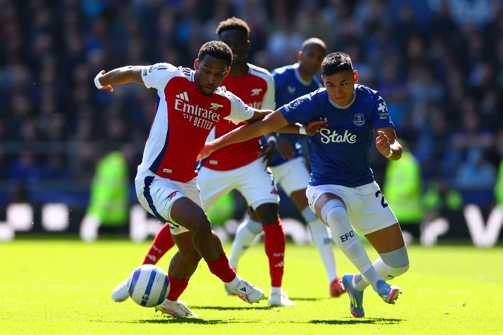 Charly Alcaraz of Everton in action with Jurrien Timber of Arsenal