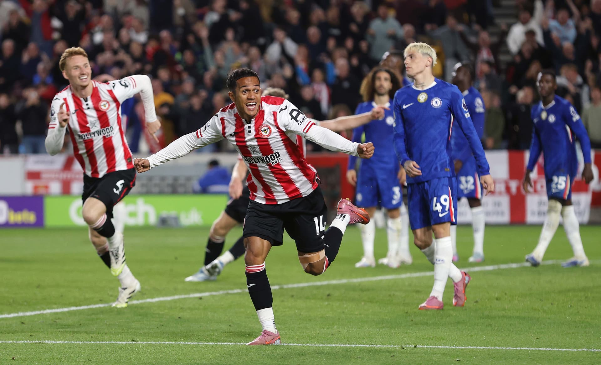 Fabio Carvalho of Brentford goal celebration after scoring a goal