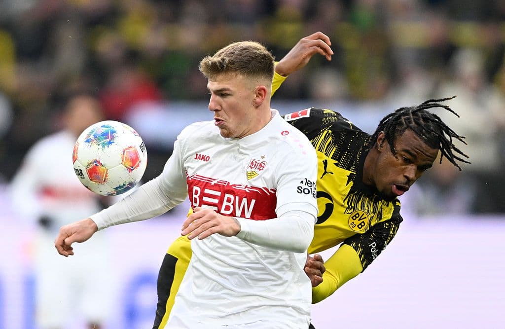 TOPSHOT-FBL-GER-BUNDESLIGA-DORTMUND-STUTTGART