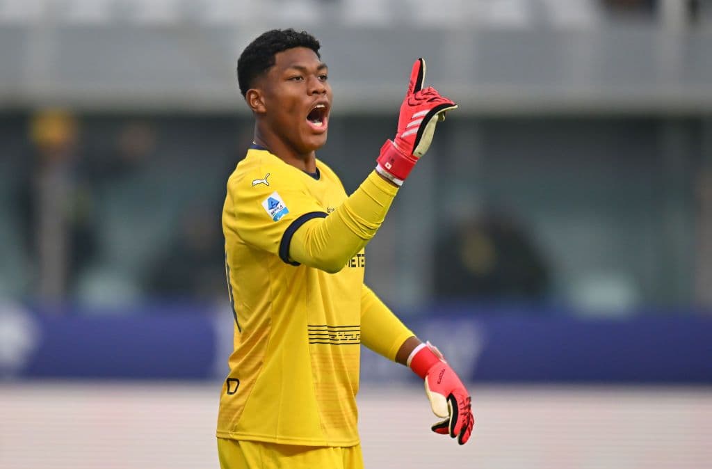 Aston Villa Target Parma Star Zion Suzuki as Emiliano MartĂnez Replacement